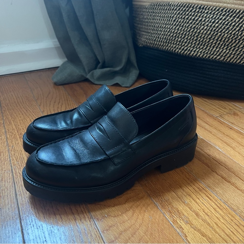Vagabond Loafer in Black